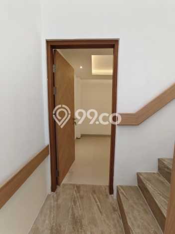 Rumah kawasan Muara Karang, Jakarta Utara, LT 75m2m² Bangunan 300m2m² Rumah kawasan Muara Karang, Jakarta Utara, LT 75m2m² Bangunan 300m2m²