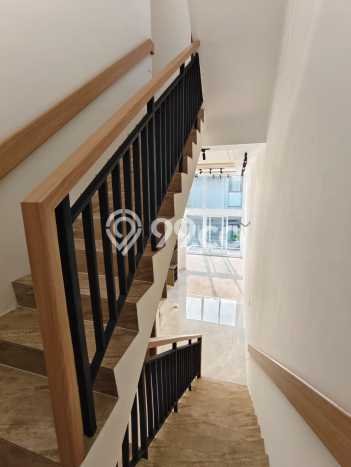Rumah kawasan Muara Karang, Jakarta Utara, LT 75m2m² Bangunan 300m2m² Rumah kawasan Muara Karang, Jakarta Utara, LT 75m2m² Bangunan 300m2m²