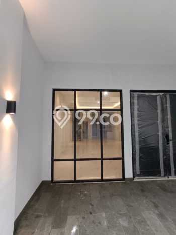 PELUANG EMAS! Ruko di Jelambar, Luas 200m2m², Nilai Sewa Tinggi PELUANG EMAS! Ruko di Jelambar, Luas 200m2m², Nilai Sewa Tinggi