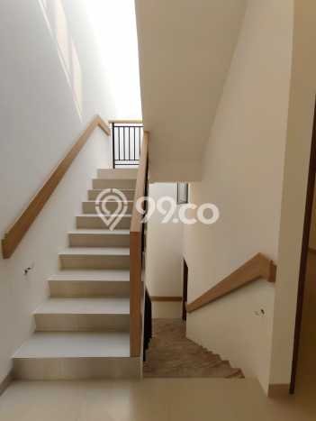 Rumah kawasan Muara Karang, Jakarta Utara, LT 75m2m² Bangunan 300m2m² Rumah kawasan Muara Karang, Jakarta Utara, LT 75m2m² Bangunan 300m2m²