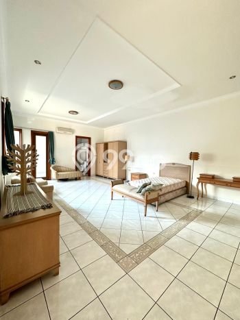 Dijual Rumah Premium dengan Fasilitas Sekitar Komplit di Kebon Jeruk, Jakarta Barat Dijual Rumah Premium dengan Fasilitas Sekitar Komplit di Kebon Jeruk, Jakarta Barat