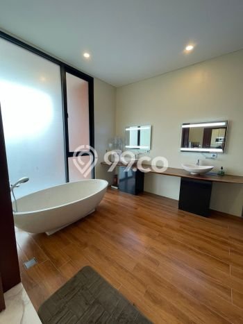 Rumah Elit Modern Tanpa Renovasi di Pulomas Jakarta Timur Rumah Elit Modern Tanpa Renovasi di Pulomas Jakarta Timur