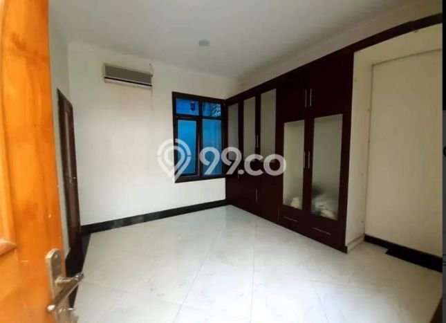 RECOMMENDED! Rumah di Kayu Putih, 4 KT, Lokasi Strategis, LT 324m² Bangunan 393m² RECOMMENDED! Rumah di Kayu Putih, 4 KT, Lokasi Strategis, LT 324m² Bangunan 393m²