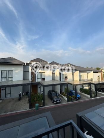 BEST INVESTMENT! Rumah area Setra Duta, LT 129m² LB 185m² BEST INVESTMENT! Rumah area Setra Duta, LT 129m² LB 185m²