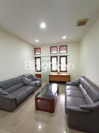 Ruko Dijual di Bandung LT 200m2 & LB 450m2 Lokasi Terbaik! Ruko Dijual di Bandung LT 200m2 & LB 450m2 Lokasi Terbaik!