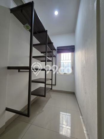 Rumah Elit Modern Tanpa Renovasi di Singgasana Bandung Rumah Elit Modern Tanpa Renovasi di Singgasana Bandung
