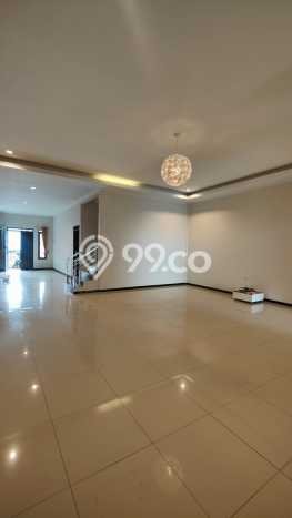 DREAM HOME! Rumah di Bojongloa Kidul, 4 KT, Free Macet, LT 300m2m² Bangunan 400m2m² DREAM HOME! Rumah di Bojongloa Kidul, 4 KT, Free Macet, LT 300m2m² Bangunan 400m2m²