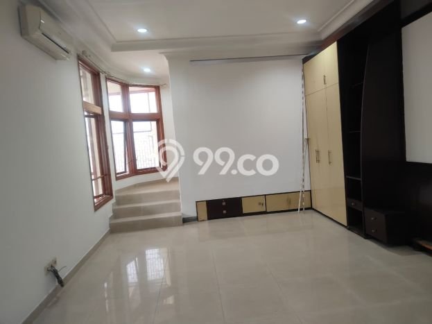Ready to Use! Luxury House LT 200m2 Desain Modern di Singgasana Ready to Use! Luxury House LT 200m2 Desain Modern di Singgasana