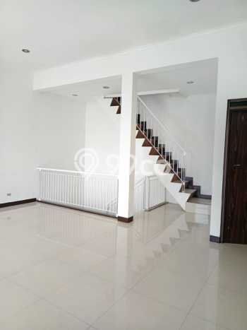 Rumah Premium kawasan , 3 KM, Lingkungan Tenang, LT 120m2m² LB 200m2m² Rumah Premium kawasan , 3 KM, Lingkungan Tenang, LT 120m2m² LB 200m2m²