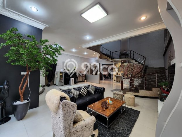 Rumah Bagus area Medan Tembung, Medan, LT 300m², Luas Bangunan 648m² Rumah Bagus area Medan Tembung, Medan, LT 300m², Luas Bangunan 648m²