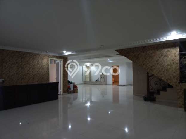 Rumah Berkualitas LT 312m2m² / LB 1056m2m² di Medan Polonia, Dekat Pusat Kota, Medan Rumah Berkualitas LT 312m2m² / LB 1056m2m² di Medan Polonia, Dekat Pusat Kota, Medan