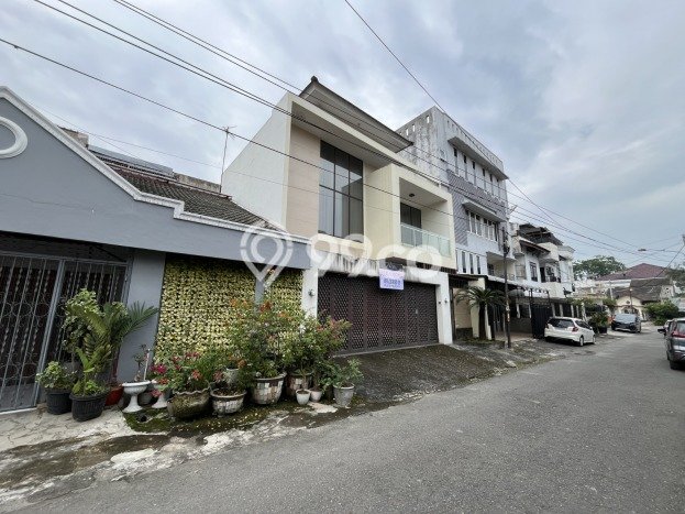 Dapatkan sekarang Vila Kawasan Medan Maimun, Area 140m2m², Akses mudah transportasi Dapatkan sekarang Vila Kawasan Medan Maimun, Area 140m2m², Akses mudah transportasi