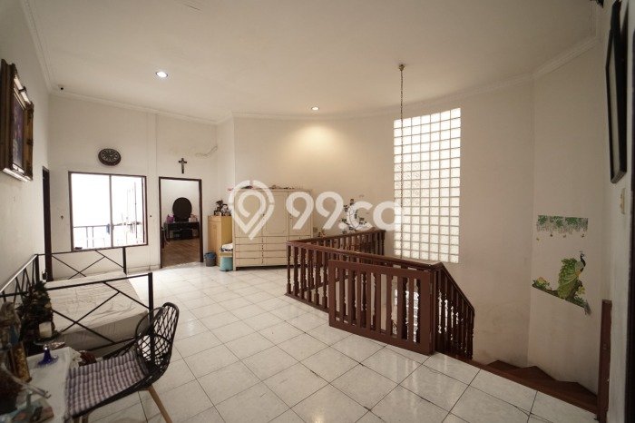 Vila Kawasan Medan Polonia, Dimensi 216m2m², Dekat dengan fasilitas umum Vila Kawasan Medan Polonia, Dimensi 216m2m², Dekat dengan fasilitas umum