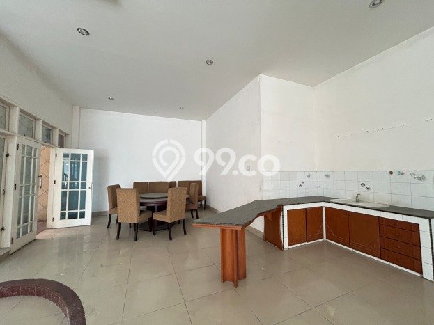 KESEMPATAN EMAS! Vila di Medan Polonia, Dimensi 465m2m², Lingkungan Eksklusif dengan keamanan terjamin KESEMPATAN EMAS! Vila di Medan Polonia, Dimensi 465m2m², Lingkungan Eksklusif dengan keamanan terjamin