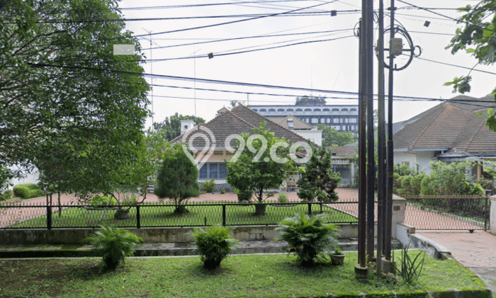 Vila Strategis di Medan Maimun, Ukuran 1085m2m², Dekat ke berbagai keperluan Vila Strategis di Medan Maimun, Ukuran 1085m2m², Dekat ke berbagai keperluan