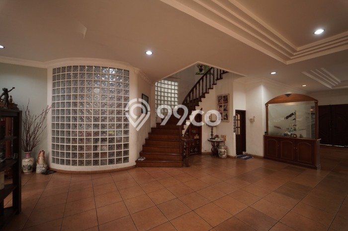 Vila Kawasan Medan Polonia, Dimensi 216m2m², Dekat dengan fasilitas umum Vila Kawasan Medan Polonia, Dimensi 216m2m², Dekat dengan fasilitas umum