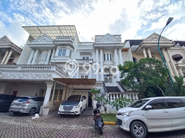 Properti Terbaik! Vila Kawasan Medan Polonia, Ukuran 312m2m², Lingkungan Asri dan tenang Properti Terbaik! Vila Kawasan Medan Polonia, Ukuran 312m2m², Lingkungan Asri dan tenang