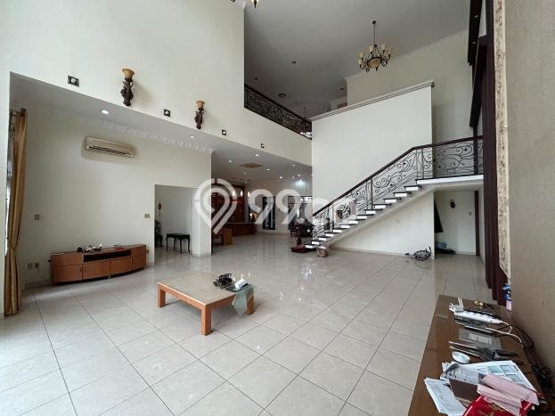 LOKASI TERBAIK! Vila di Medan Polonia, Ukuran 465m2m², Lokasi Premium dengan jalan bagus LOKASI TERBAIK! Vila di Medan Polonia, Ukuran 465m2m², Lokasi Premium dengan jalan bagus