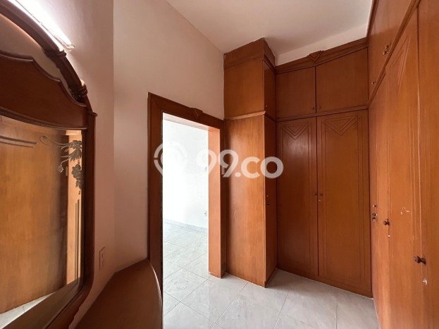 KESEMPATAN EMAS! Vila di Medan Polonia, Dimensi 465m2m², Lingkungan Eksklusif dengan keamanan terjamin KESEMPATAN EMAS! Vila di Medan Polonia, Dimensi 465m2m², Lingkungan Eksklusif dengan keamanan terjamin
