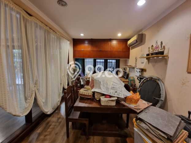 Kesempatan Langka! Vila Kawasan Medan Polonia, Dimensi 390m2m², Lokasi Premium akses ke beragam fasilitas Kesempatan Langka! Vila Kawasan Medan Polonia, Dimensi 390m2m², Lokasi Premium akses ke beragam fasilitas