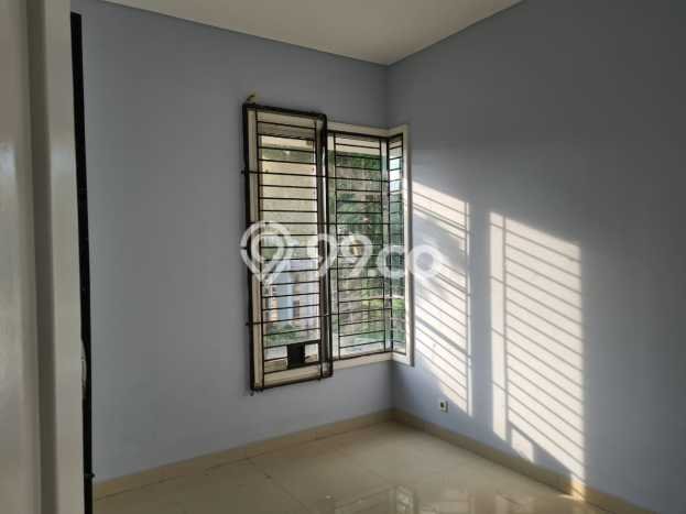Rumah di Gading Serpong, 4 KT, Lingkungan Asri, Luas 208m² LB 450m² Rumah di Gading Serpong, 4 KT, Lingkungan Asri, Luas 208m² LB 450m²