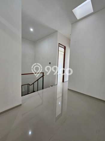 For Sale! Luxury House LT 139m2 Desain Elegan di Mekar Wangi For Sale! Luxury House LT 139m2 Desain Elegan di Mekar Wangi