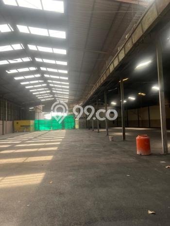 Gudang Disewa di Bandung dengan LB 2000m2 Area Komersial Ramai Gudang Disewa di Bandung dengan LB 2000m2 Area Komersial Ramai