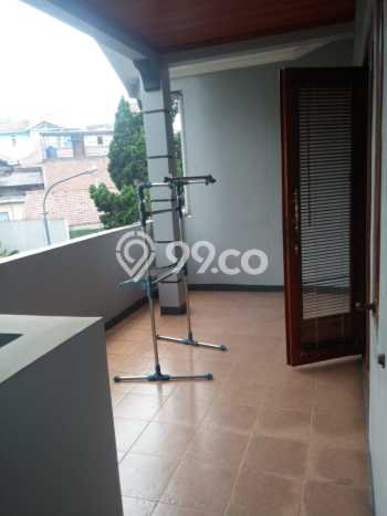 Rumah Modern 4 Kamar LT 240m2 di Setra Duta Rumah Modern 4 Kamar LT 240m2 di Setra Duta