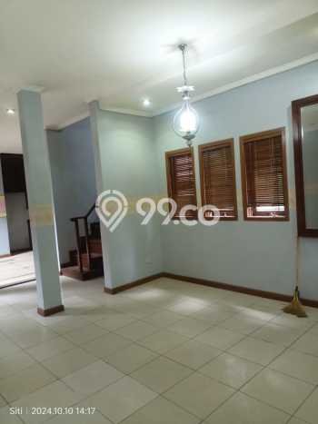 Rumah Modern 4 Kamar LT 240m2 di Setra Duta Rumah Modern 4 Kamar LT 240m2 di Setra Duta