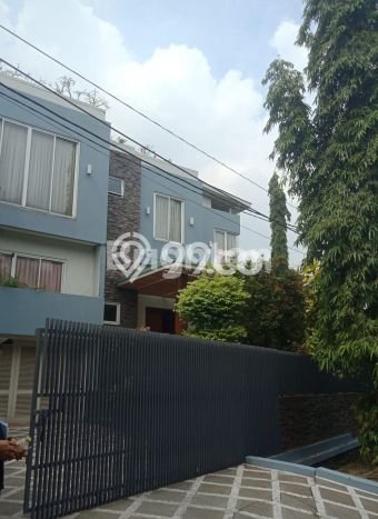 Rumah Mewah LB 218m2 Siap Pakai Desain Elegan di Kemang Pratama, Bekasi Rumah Mewah LB 218m2 Siap Pakai Desain Elegan di Kemang Pratama, Bekasi