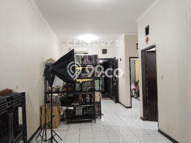 Rumah Modern 2 KT di Taman Kopo Indah Bandung Semi Furnished Rumah Modern 2 KT di Taman Kopo Indah Bandung Semi Furnished
