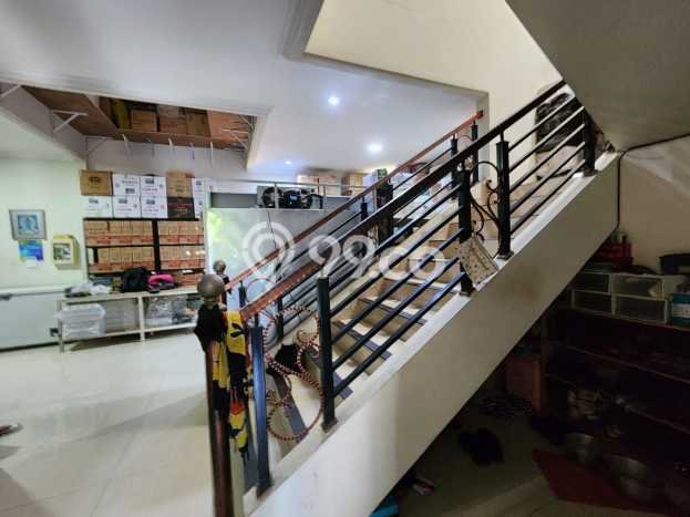 Rumah Minimalis LT 180m² Siap Huni di Kompleks Cluster Batununggal, Bandung Rumah Minimalis LT 180m² Siap Huni di Kompleks Cluster Batununggal, Bandung