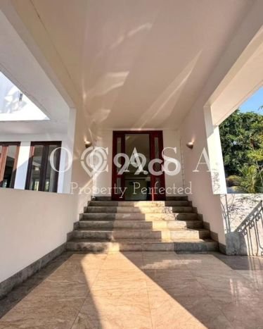 Ready to Use! Premium House LT 1935m2 Desain Modern di Pondok Indah Ready to Use! Premium House LT 1935m2 Desain Modern di Pondok Indah