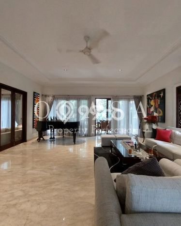 Ready to Use! Luxury House LT 1030m2 Desain Modern di Ragunan Ready to Use! Luxury House LT 1030m2 Desain Modern di Ragunan