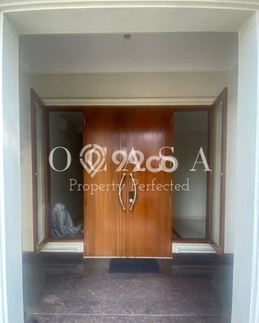 Ready to Use! Premium House LT 160m2 Desain Modern di Senayan Ready to Use! Premium House LT 160m2 Desain Modern di Senayan