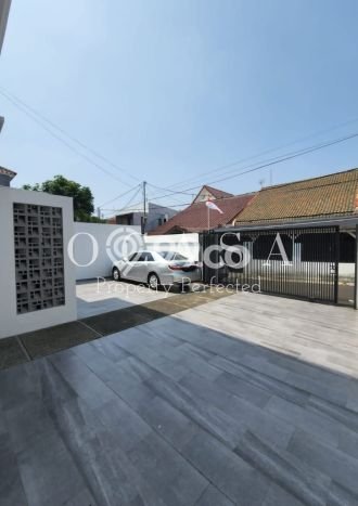 Rumah Mewah Dijual LT 220m2 di Kebayoran Baru, Jakarta Selatan Rumah Mewah Dijual LT 220m2 di Kebayoran Baru, Jakarta Selatan