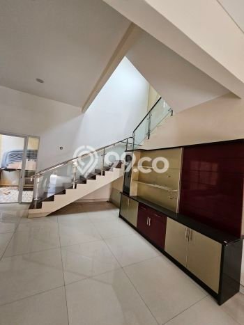 Rumah Elit Modern Tanpa Renovasi di Green Ville Jakarta Barat Rumah Elit Modern Tanpa Renovasi di Green Ville Jakarta Barat