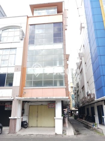 Ruko disewakan lokasi strategis Cengkareng Jakarta Barat 270m2 Ruko disewakan lokasi strategis Cengkareng Jakarta Barat 270m2