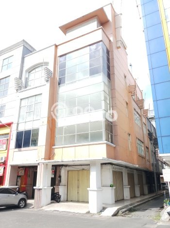 Ruko disewakan lokasi strategis Cengkareng Jakarta Barat 270m2 Ruko disewakan lokasi strategis Cengkareng Jakarta Barat 270m2
