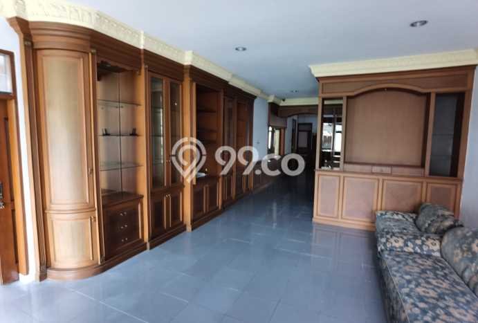 For Sale! Luxury House LT 200m2 Desain Elegan di Meruya For Sale! Luxury House LT 200m2 Desain Elegan di Meruya