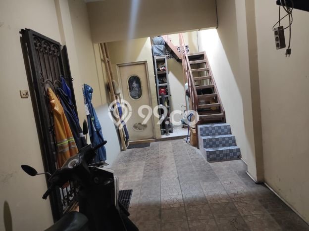 For Sale Hunian Rumah Terawat 10 Kamar di Tubagus Angke, Jakarta Barat For Sale Hunian Rumah Terawat 10 Kamar di Tubagus Angke, Jakarta Barat