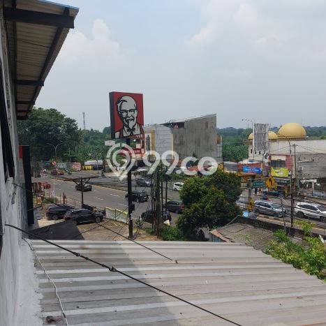 Unit Komersial Disewakan di Cibubur di Area Ramai & Strategis Unit Komersial Disewakan di Cibubur di Area Ramai & Strategis