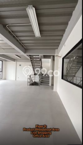 Gudang Area Strategis di Tangerang Kota, Luas 1530m2m², Disewakan, Area Niaga Gudang Area Strategis di Tangerang Kota, Luas 1530m2m², Disewakan, Area Niaga