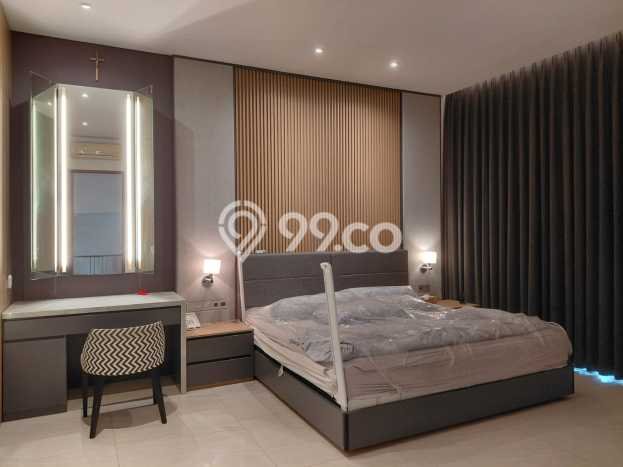 Rumah Elit Modern Tanpa Renovasi di Setra Duta Bandung Rumah Elit Modern Tanpa Renovasi di Setra Duta Bandung