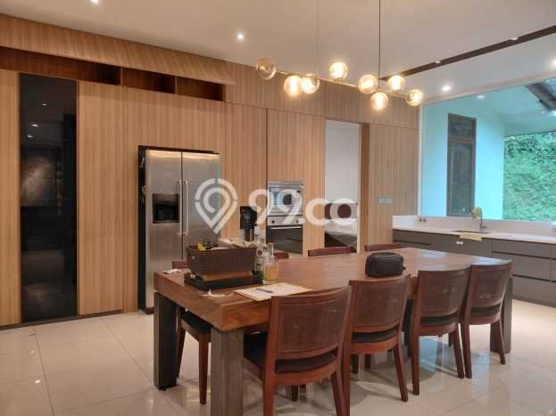 Rumah Elit Modern Tanpa Renovasi di Setra Duta Bandung Rumah Elit Modern Tanpa Renovasi di Setra Duta Bandung