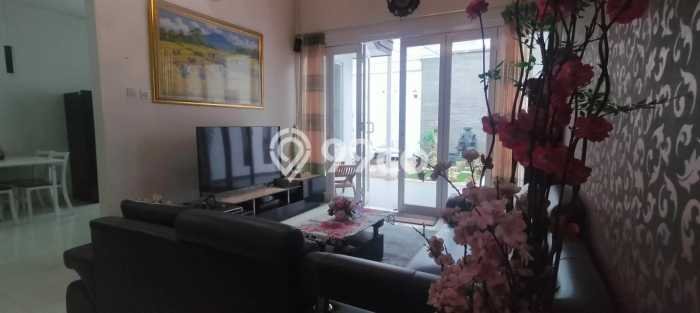 Rumah Elit Modern Tanpa Renovasi di Kota Baru Parahyangan Bandung Rumah Elit Modern Tanpa Renovasi di Kota Baru Parahyangan Bandung