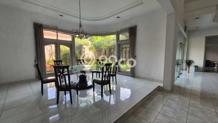 Jual Rumah Luas Megah Dengan View Cantik di Sayap Dago, Bandung Jual Rumah Luas Megah Dengan View Cantik di Sayap Dago, Bandung