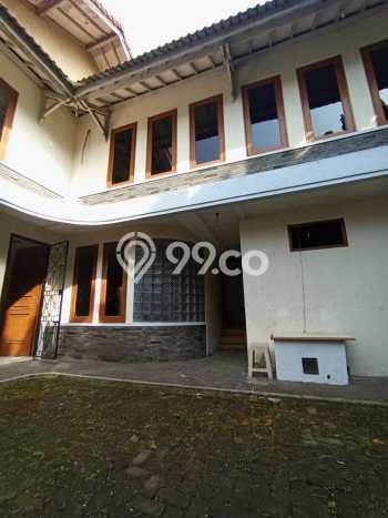 Rumah Elit Modern Tanpa Renovasi di Pasteur Bandung Rumah Elit Modern Tanpa Renovasi di Pasteur Bandung