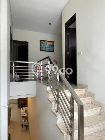 For Sale! Luxury House LT 133m2 Desain Modern di Singgasana For Sale! Luxury House LT 133m2 Desain Modern di Singgasana