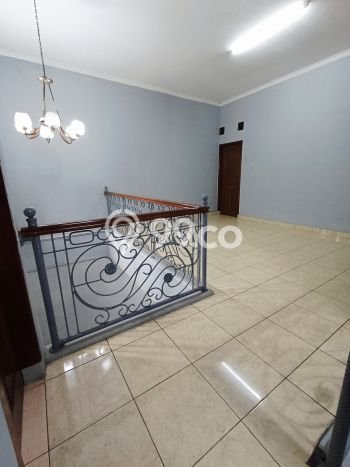 Jarang Ada! Rumah Sewa 4 Kamar Bagus Siap Huni Buah Batu Jarang Ada! Rumah Sewa 4 Kamar Bagus Siap Huni Buah Batu